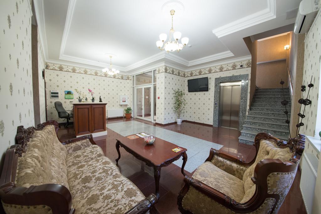 Avrora Hotel Krasnodar Bagian luar foto